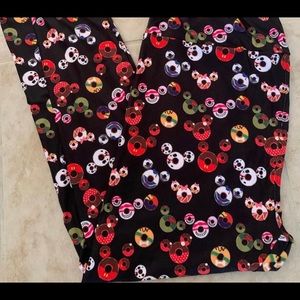 NWT Disney Donut Snack Character Legging Capris TC